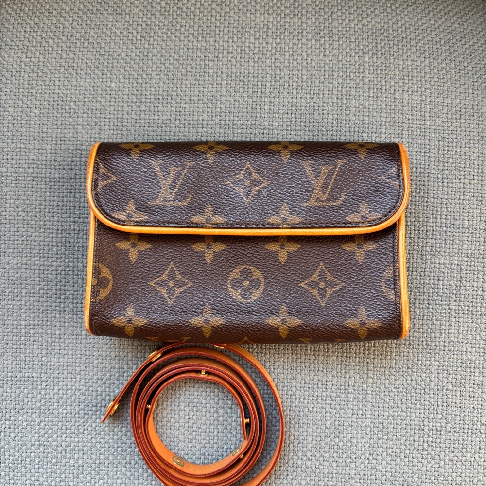 LOUIS VUITTON Florentine Monogram Crossbody Bag